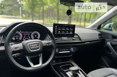 Внедорожник / Кроссовер Audi Q5 2022 в 