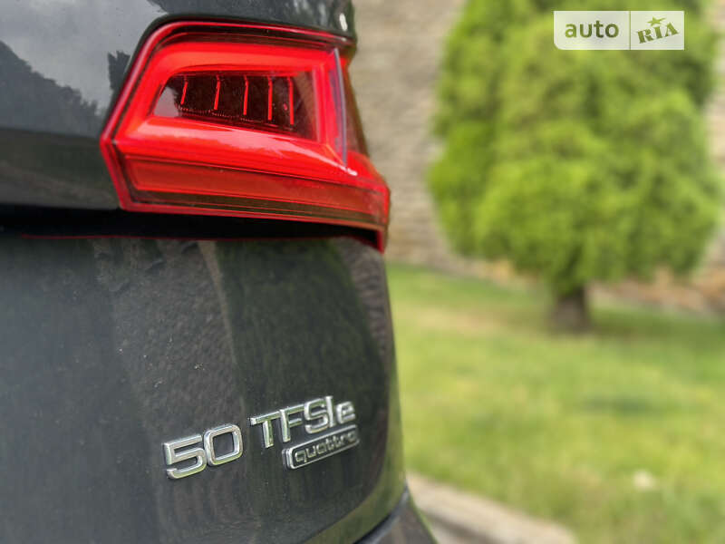 Позашляховик / Кросовер Audi Q5 2020 в Києві