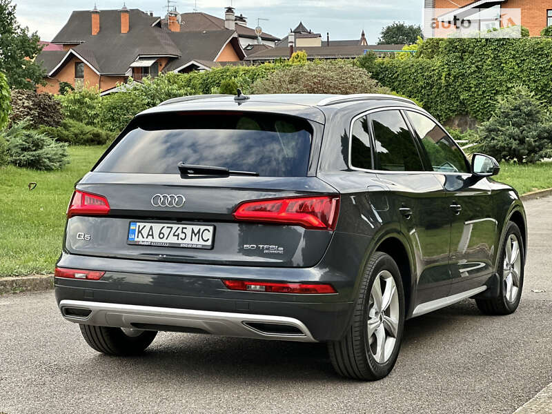 Позашляховик / Кросовер Audi Q5 2020 в Києві