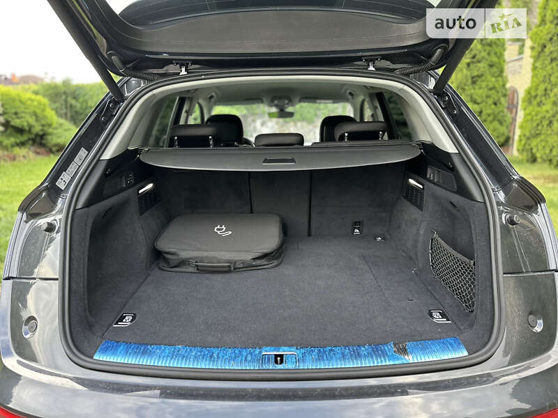 Позашляховик / Кросовер Audi Q5 2020 в Києві