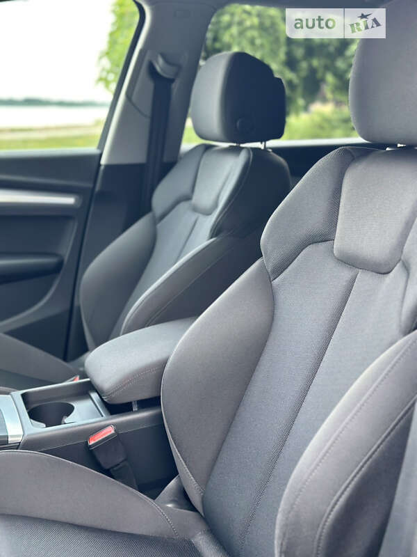 Позашляховик / Кросовер Audi Q5 2020 в Києві