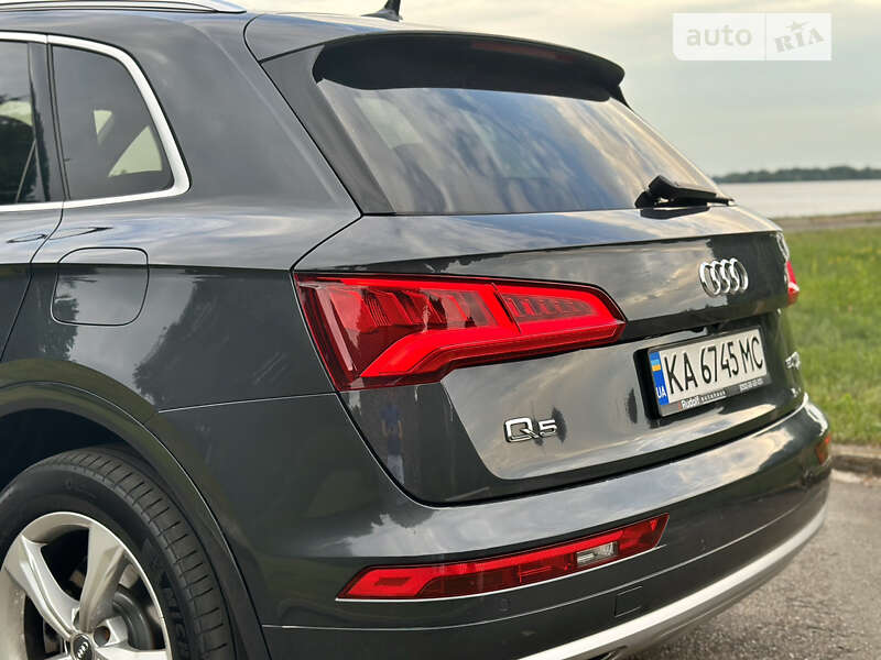 Позашляховик / Кросовер Audi Q5 2020 в Києві