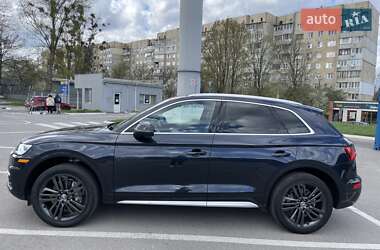 Внедорожник / Кроссовер Audi Q5 2017 в 
