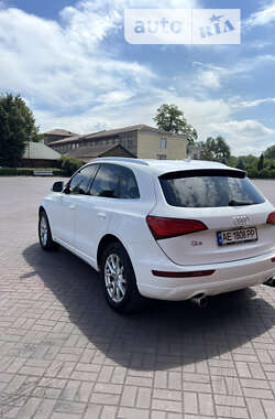 Внедорожник / Кроссовер Audi Q5 2011 в Каменском