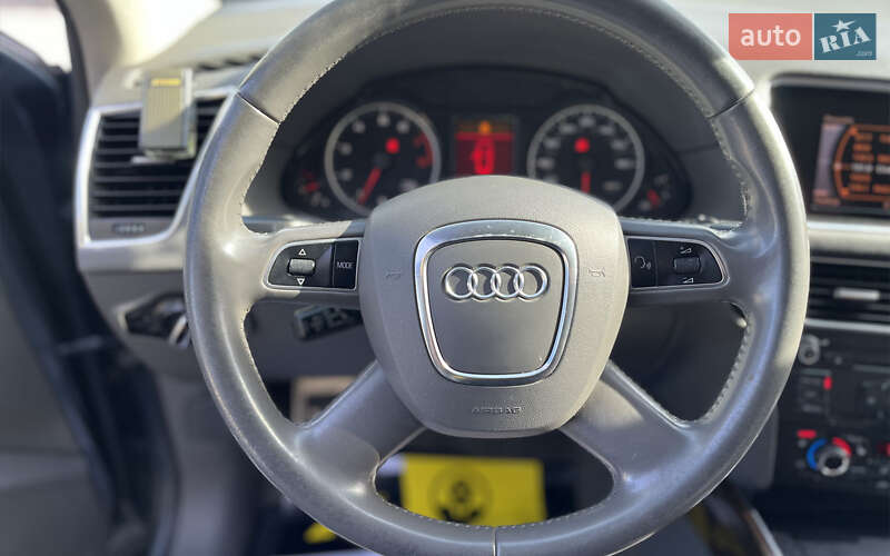 Внедорожник / Кроссовер Audi Q5 2010 в Мукачево