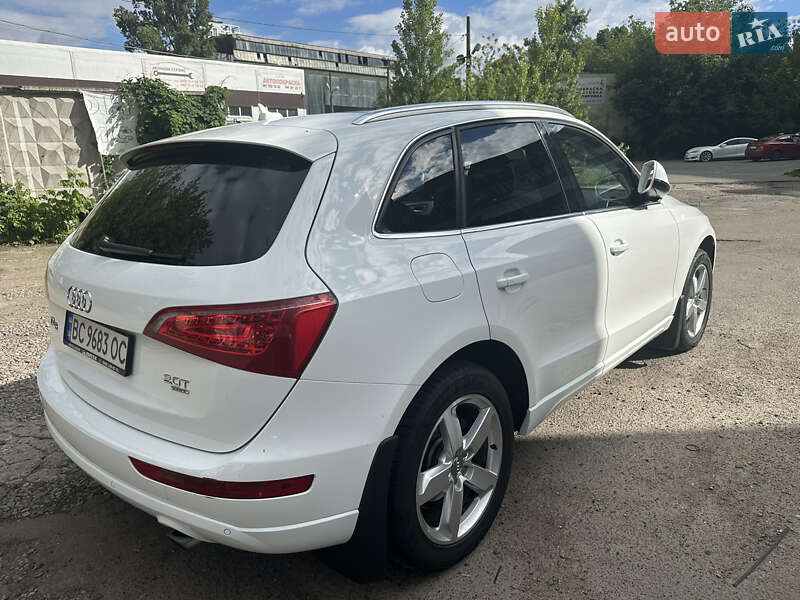 Внедорожник / Кроссовер Audi Q5 2011 в Киеве