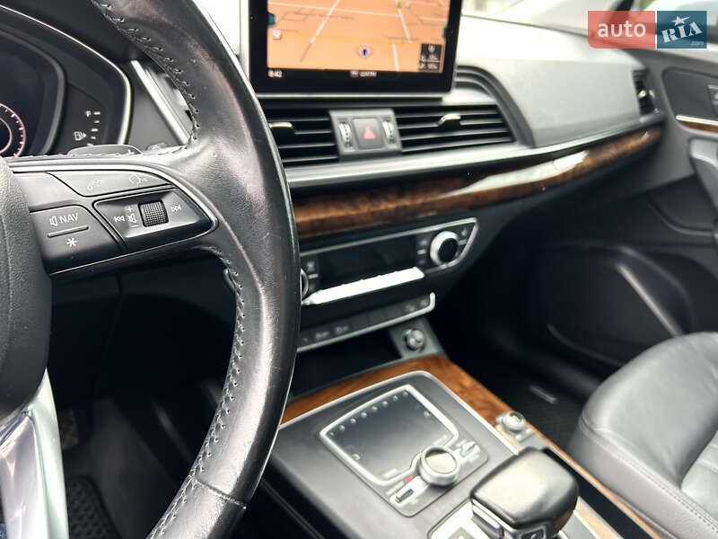 Внедорожник / Кроссовер Audi Q5 2017 в Хмельницком