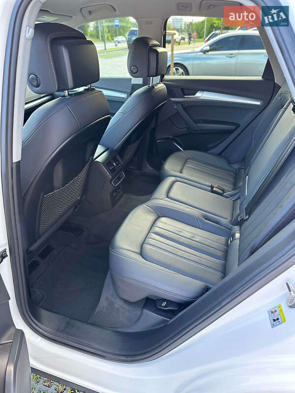 Внедорожник / Кроссовер Audi Q5 2021 в Львове