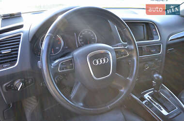 Внедорожник / Кроссовер Audi Q5 2011 в 