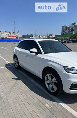 Позашляховик / Кросовер Audi Q5 2017 в Одесі