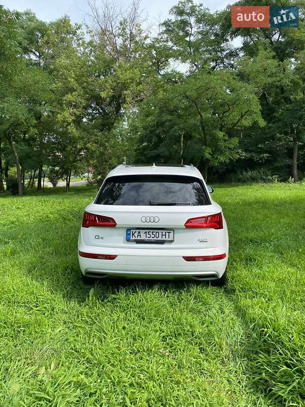 Внедорожник / Кроссовер Audi Q5 2017 в Киеве