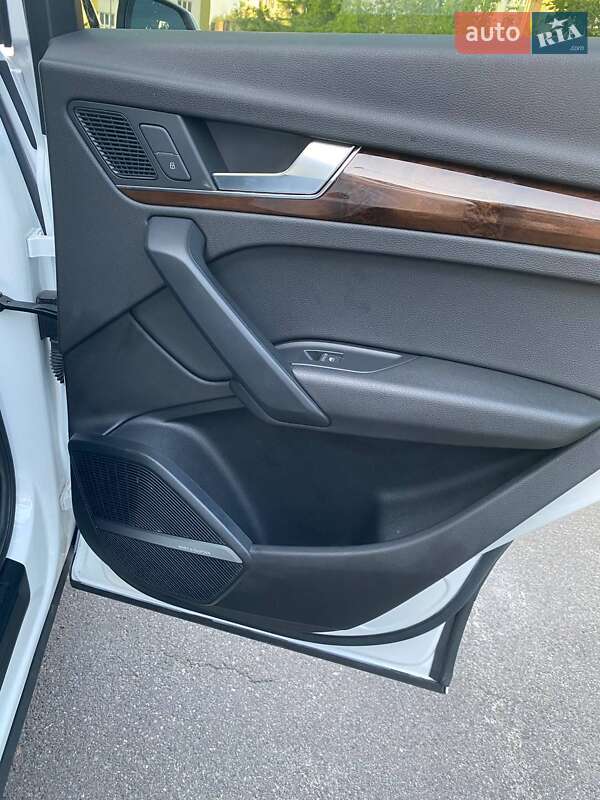 Внедорожник / Кроссовер Audi Q5 2017 в Киеве