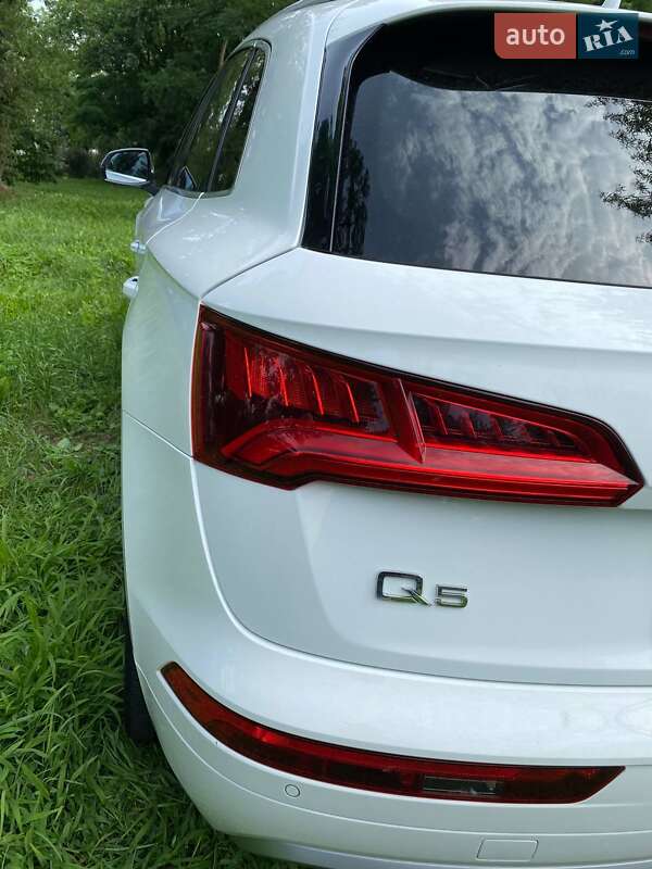 Внедорожник / Кроссовер Audi Q5 2017 в Киеве