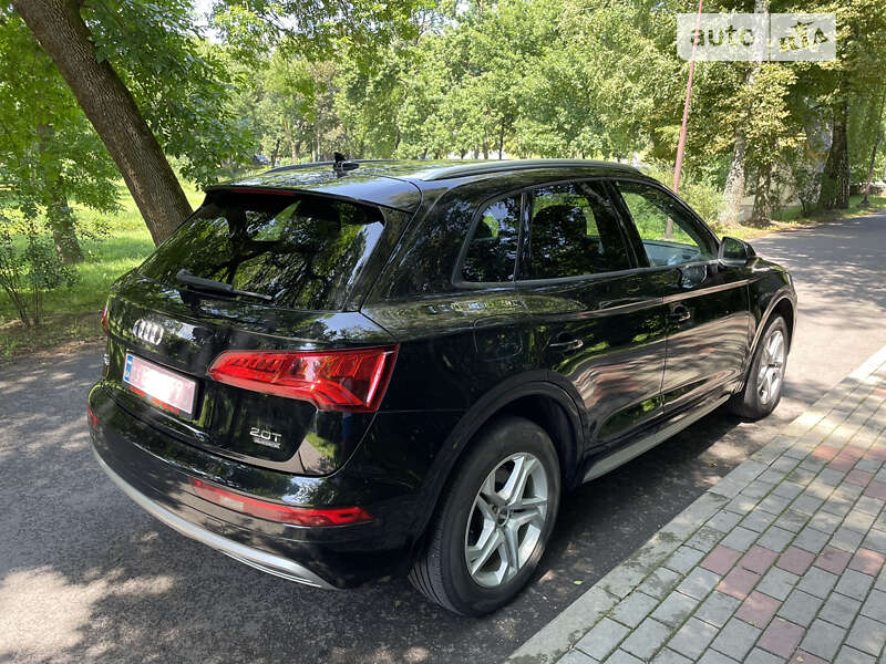 Внедорожник / Кроссовер Audi Q5 2017 в Луцке