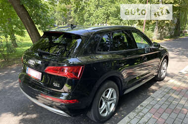 Внедорожник / Кроссовер Audi Q5 2017 в 