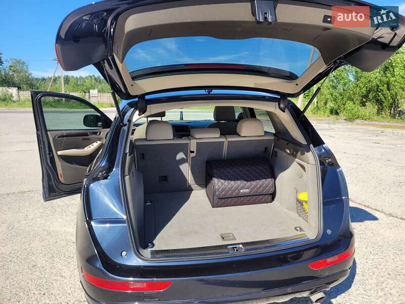 Внедорожник / Кроссовер Audi Q5 2011 в Киеве