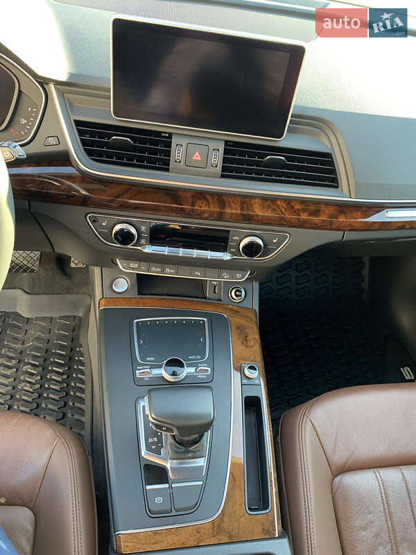 Внедорожник / Кроссовер Audi Q5 2017 в Львове