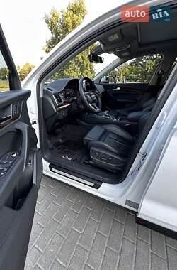 Внедорожник / Кроссовер Audi Q5 2018 в 