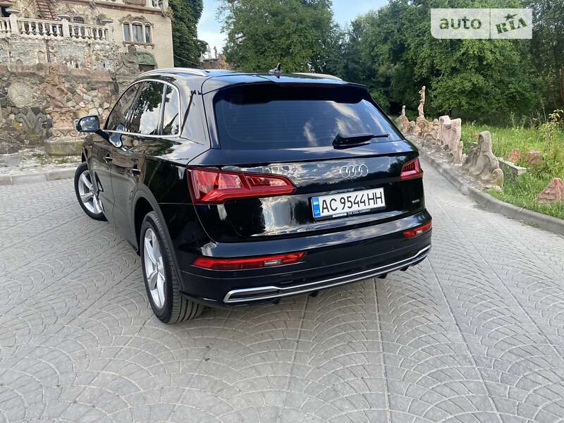 Внедорожник / Кроссовер Audi Q5 2017 в Луцке