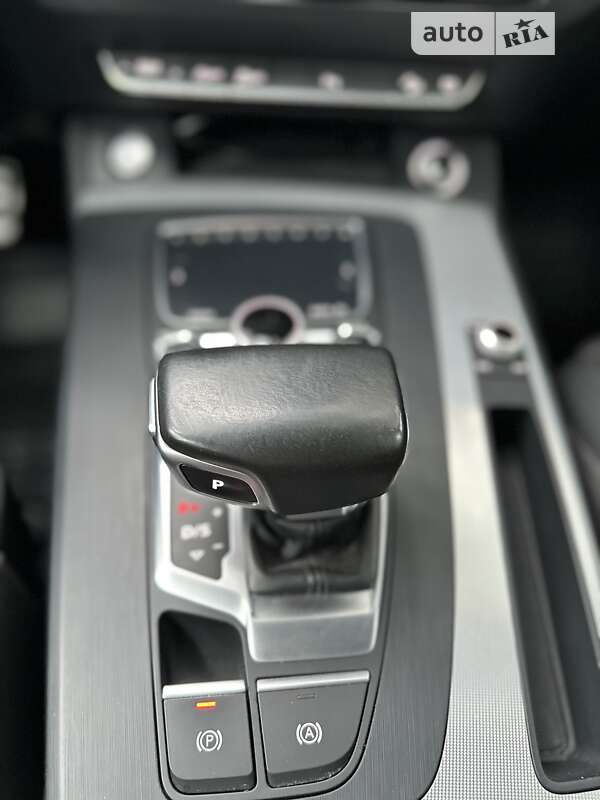 Внедорожник / Кроссовер Audi Q5 2017 в Луцке