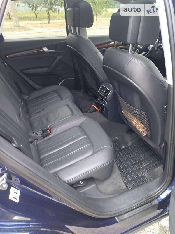 Внедорожник / Кроссовер Audi Q5 2016 в Каменском