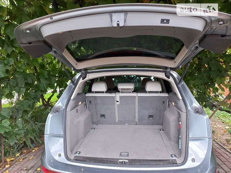 Внедорожник / Кроссовер Audi Q5 2011 в Луцке