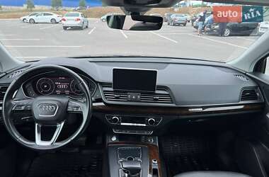 Внедорожник / Кроссовер Audi Q5 2018 в 