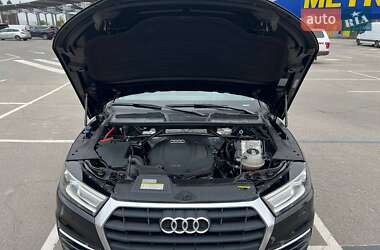 Внедорожник / Кроссовер Audi Q5 2018 в 