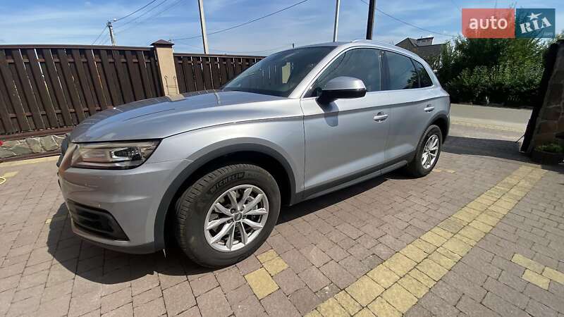 Позашляховик / Кросовер Audi Q5 2018 в Львові