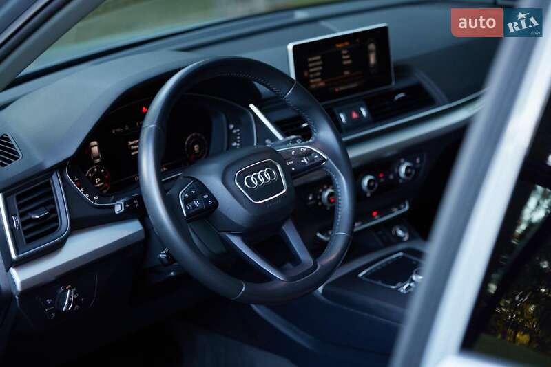 Позашляховик / Кросовер Audi Q5 2018 в Львові