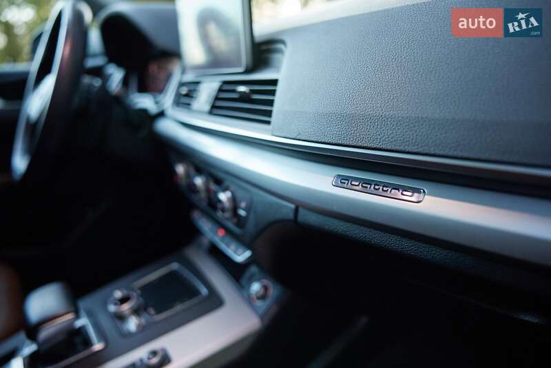 Позашляховик / Кросовер Audi Q5 2018 в Львові