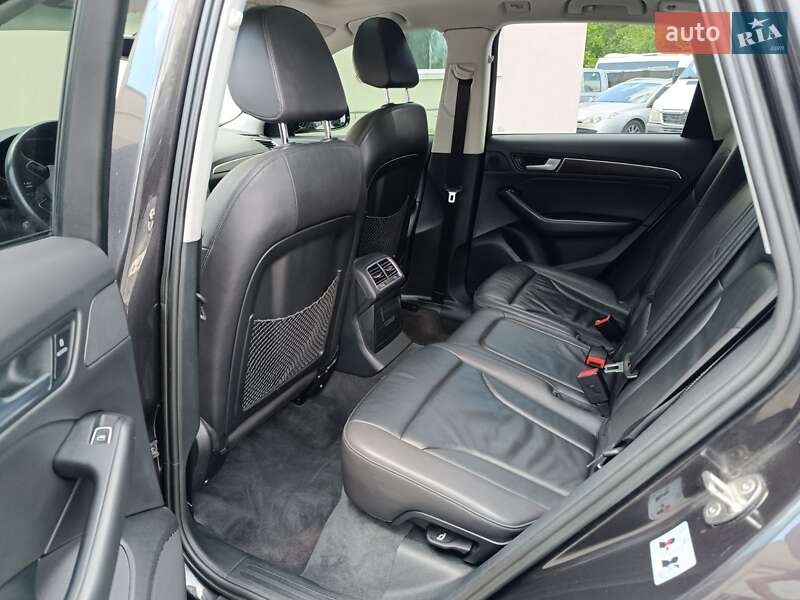 Внедорожник / Кроссовер Audi Q5 2016 в Киеве