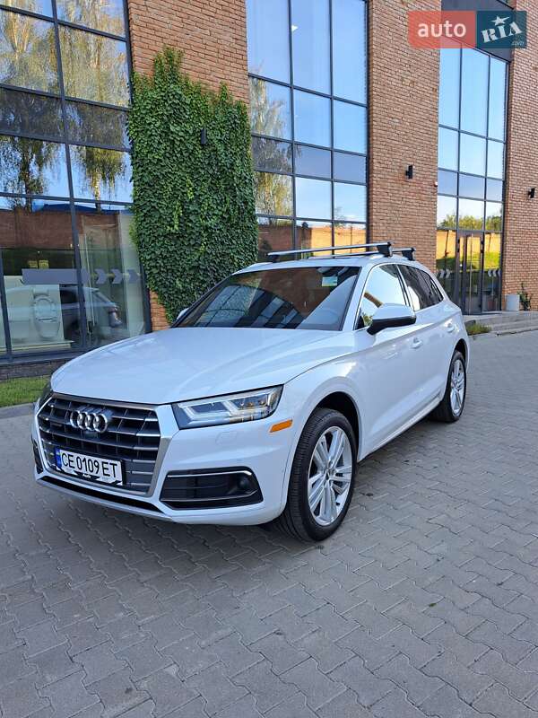 Позашляховик / Кросовер Audi Q5 2020 в Чернівцях