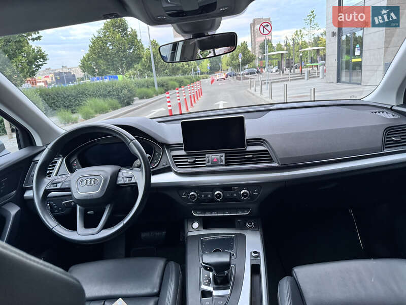 Позашляховик / Кросовер Audi Q5 2020 в Києві