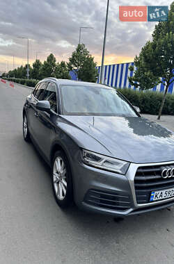 Внедорожник / Кроссовер Audi Q5 2020 в 