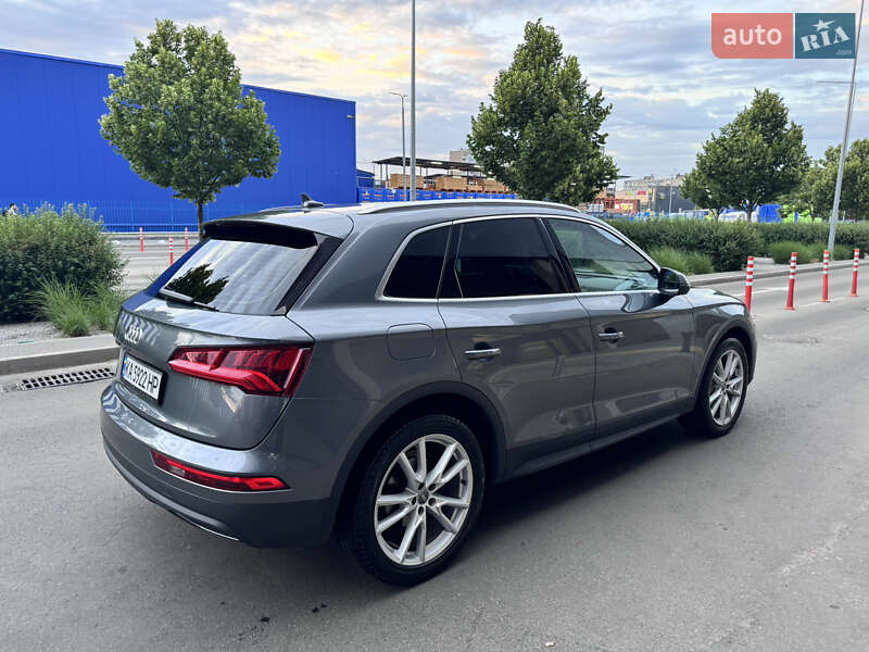 Позашляховик / Кросовер Audi Q5 2020 в Києві