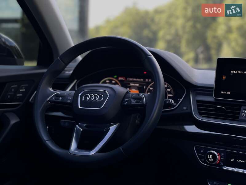 Внедорожник / Кроссовер Audi Q5 2020 в Львове