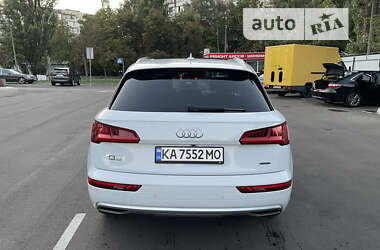 Позашляховик / Кросовер Audi Q5 2020 в Києві