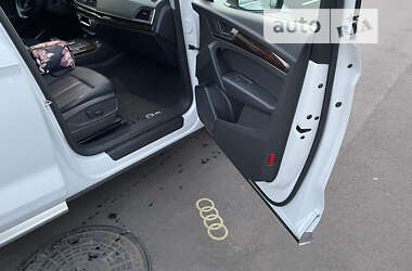 Позашляховик / Кросовер Audi Q5 2020 в Києві