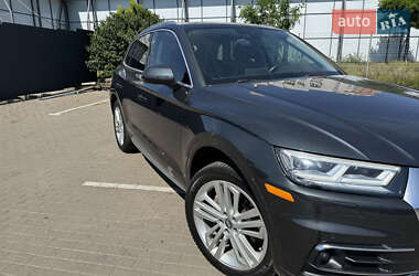 Внедорожник / Кроссовер Audi Q5 2017 в 