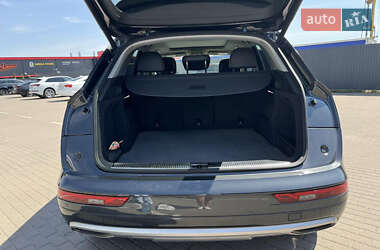 Внедорожник / Кроссовер Audi Q5 2017 в 