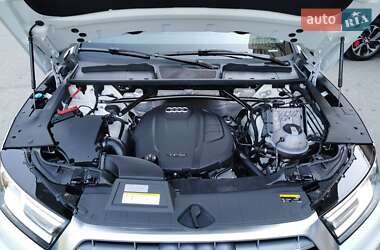 Внедорожник / Кроссовер Audi Q5 2020 в 