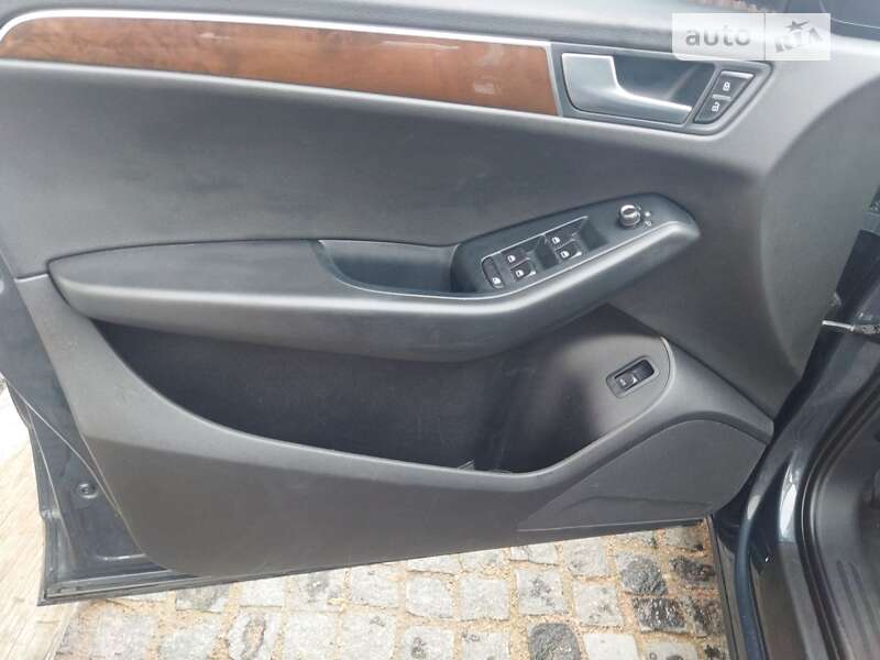 Внедорожник / Кроссовер Audi Q5 2011 в Житомире