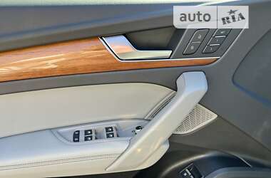 Позашляховик / Кросовер Audi Q5 2022 в 