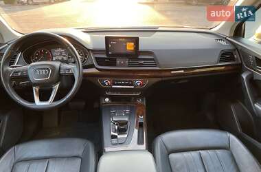 Внедорожник / Кроссовер Audi Q5 2018 в 