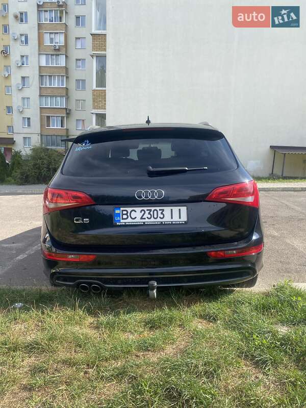 Внедорожник / Кроссовер Audi Q5 2010 в Новояворовске