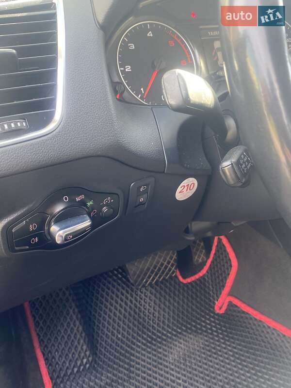 Внедорожник / Кроссовер Audi Q5 2010 в Новояворовске