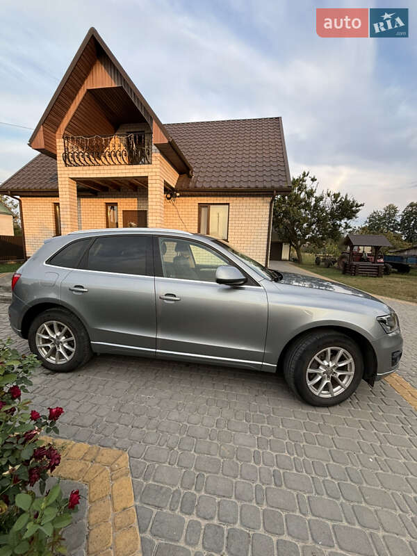 Позашляховик / Кросовер Audi Q5 2011 в Луцьку
