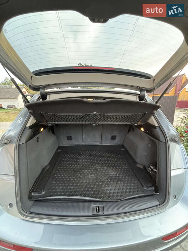 Позашляховик / Кросовер Audi Q5 2011 в Луцьку