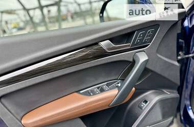 Внедорожник / Кроссовер Audi Q5 2017 в 